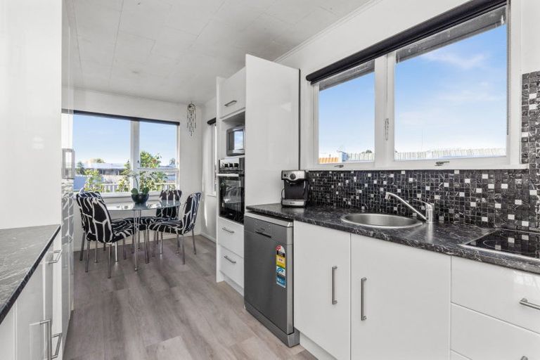 Photo of property in 51 Coventry Avenue, Tamatea, Napier, 4112