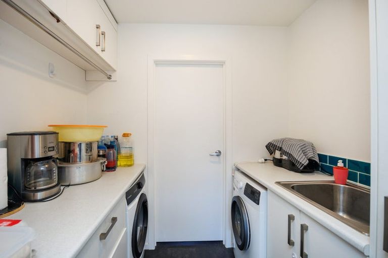 Photo of property in 9a Belvedere Crescent, Takaro, Palmerston North, 4412