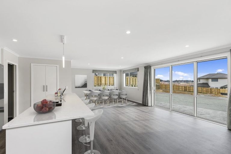 Photo of property in 10 Schooner Drive, Whitby, Porirua, 5024