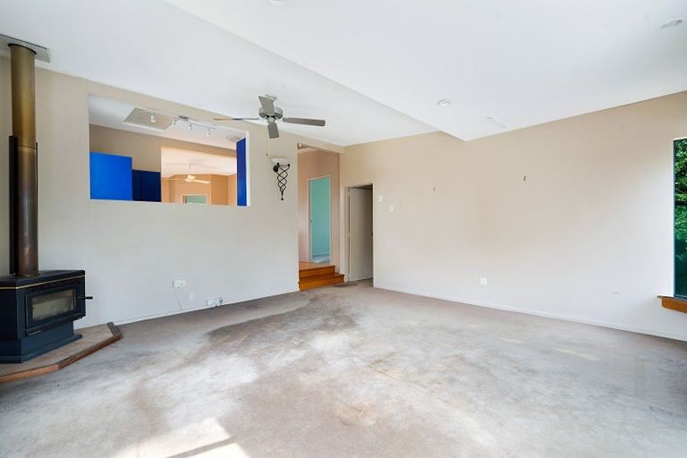 Photo of property in 28 Ferry Parade, Herald Island, Auckland, 0618