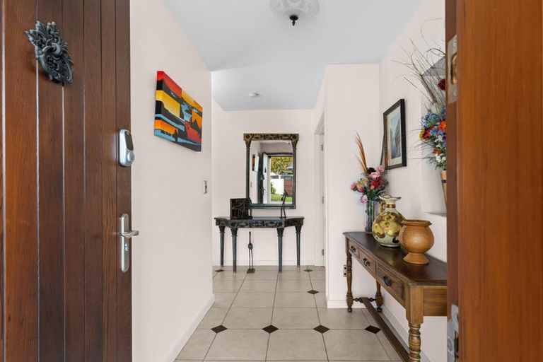 Photo of property in 11 Park Lane, Greenmeadows, Napier, 4112