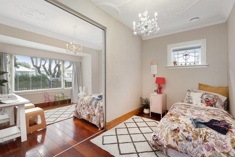 Photo of property in 52 Dundas Street, Seatoun, Wellington, 6022