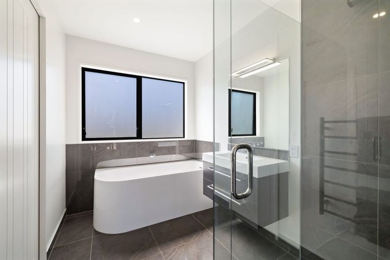 Photo of property in 14 Mount Nicholas Avenue, Wanaka, 9305