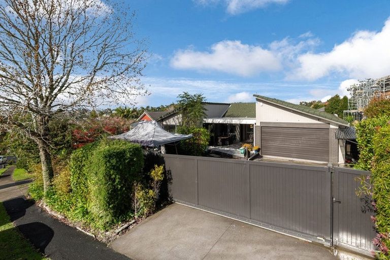 Photo of property in 127 Oaktree Avenue, Browns Bay, Auckland, 0630