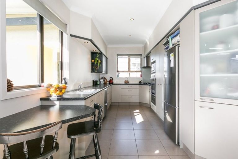 Photo of property in 6 Hinton Road, Taradale, Napier, 4112