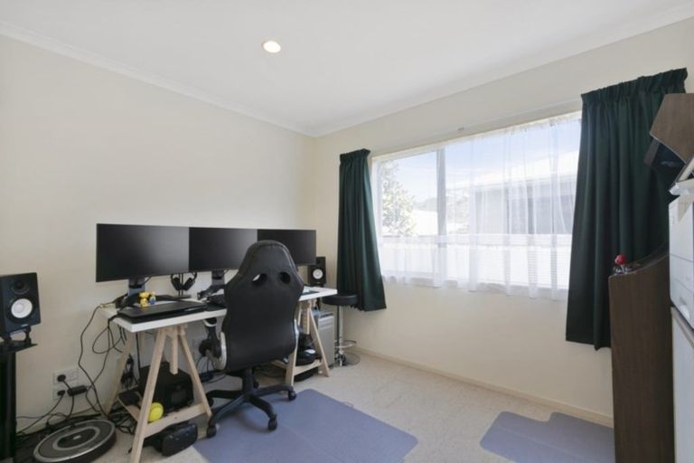 Photo of property in 5a Kilkenny Grove, Wainuiomata, Lower Hutt, 5014