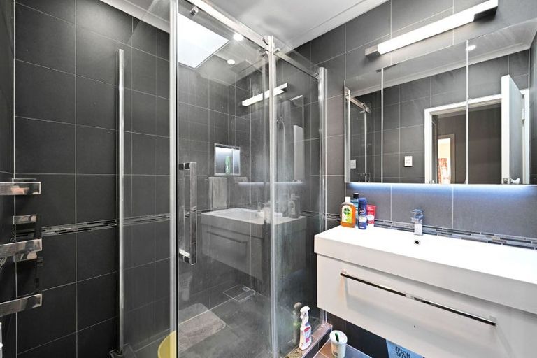 Photo of property in 104 Poaka Avenue, Dinsdale, Hamilton, 3204