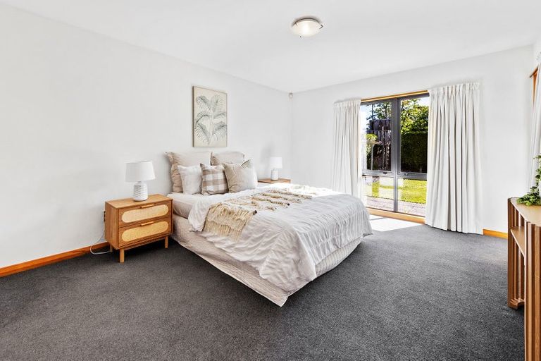 Photo of property in 33 Bryndwr Road, Fendalton, Christchurch, 8052