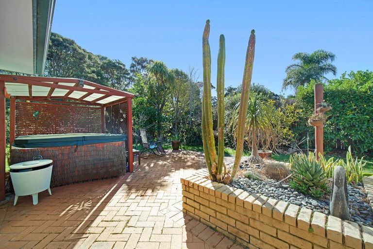 Photo of property in 14 Waimoko Glen, Swanson, Auckland, 0612