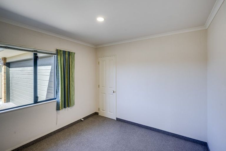 Photo of property in 35 Beaufort Place, Taradale, Napier, 4112