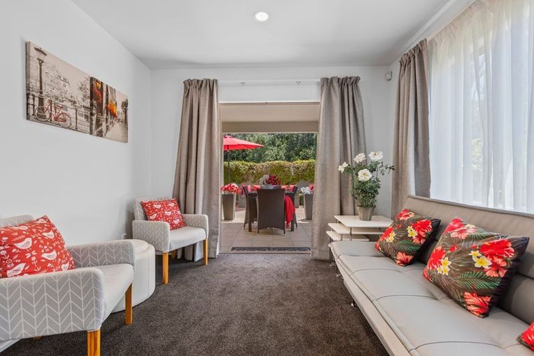 Photo of property in 3b Kawaroa Close, New Plymouth, 4310