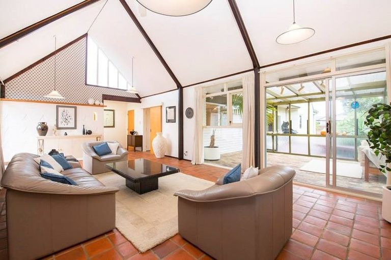 Photo of property in 5 Priestley Drive, Bucklands Beach, Auckland, 2014