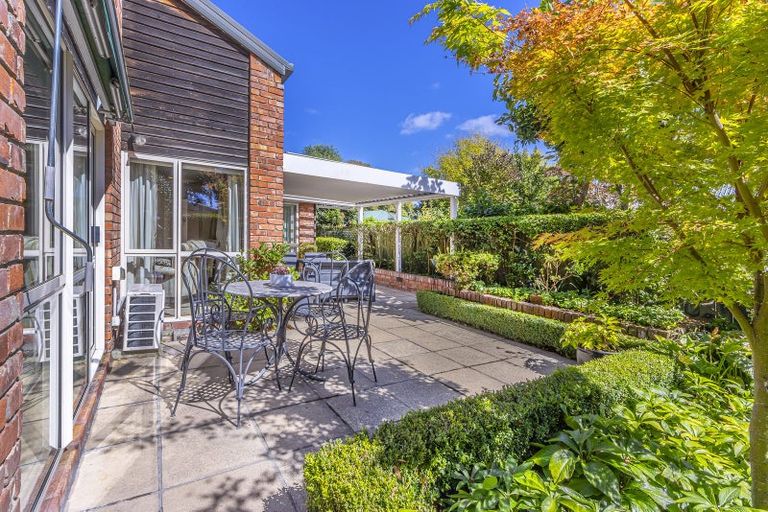 Photo of property in 2/43 Dee Street, St Albans, Christchurch, 8014