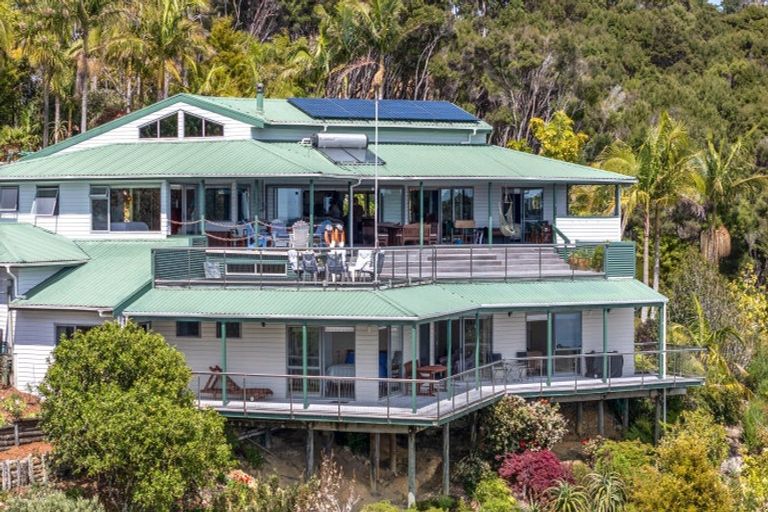 Photo of property in 104 Te Wahapu Road, Russell, 0272