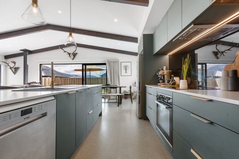 Photo of property in 38 Longview Drive, Lake Hawea, 9382