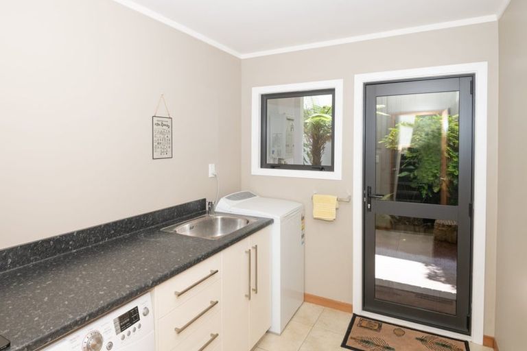 Photo of property in 8 Ramphal Terrace, Khandallah, Wellington, 6035
