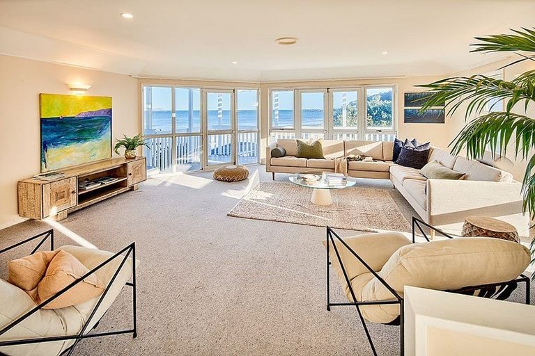 Photo of property in 110 Lyall Parade, Lyall Bay, Wellington, 6022