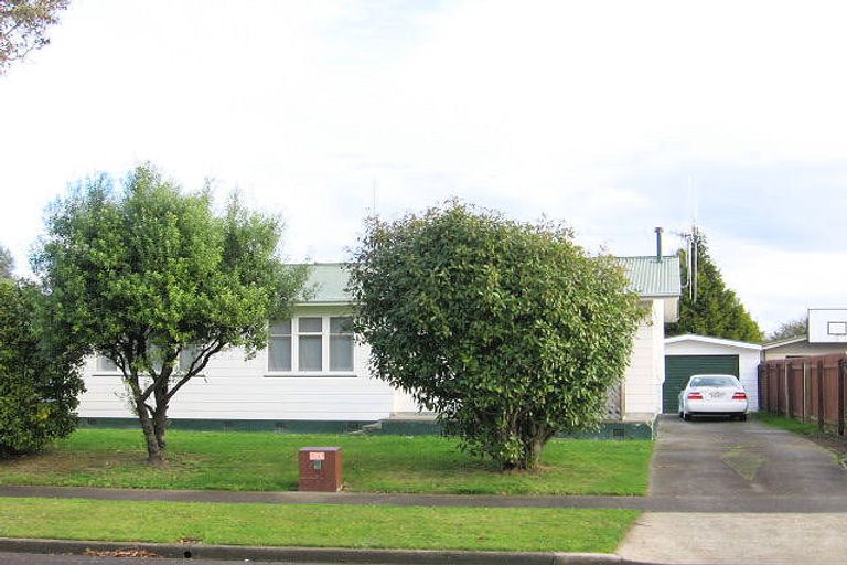 Photo of property in 30 Ruamahanga Crescent, Terrace End, Palmerston North, 4410