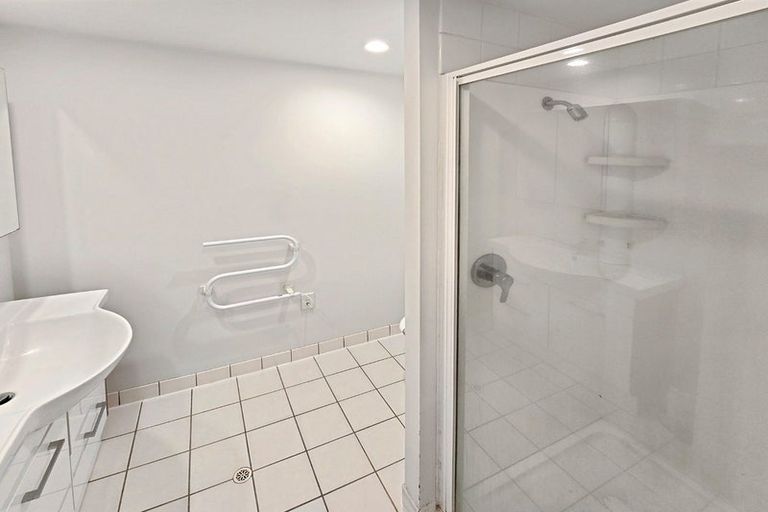 Photo of property in Terrace Heights Apartments, 6b/163 The Terrace, Wellington Central, Wellington, 6011