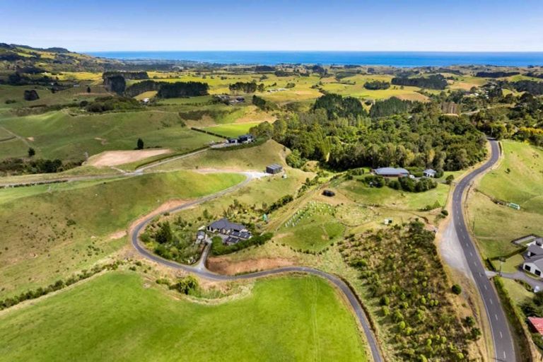 Photo of property in 2 Te Ara Karoiroa Road, 4374