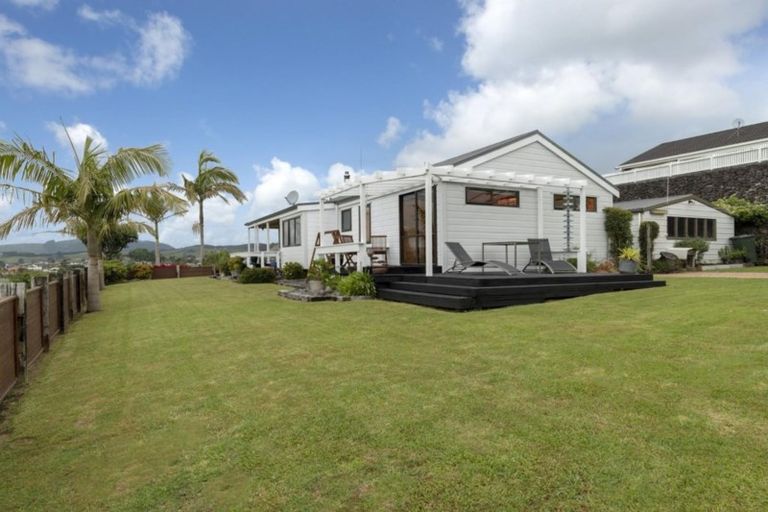 Photo of property in 11 Keam Way, Welcome Bay, Tauranga, 3112