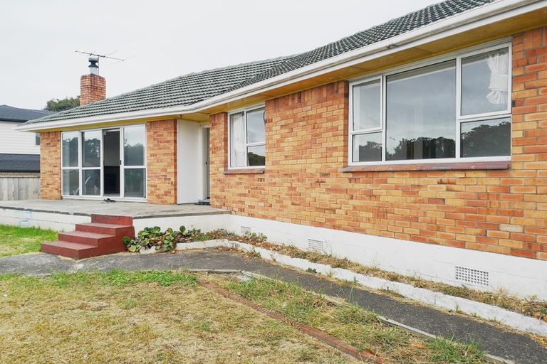 Photo of property in 68b Botany Road, Botany Downs, Auckland, 2010