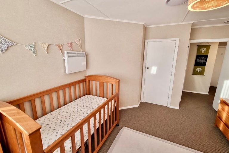 Photo of property in 146 George Street, Stokes Valley, Lower Hutt, 5019