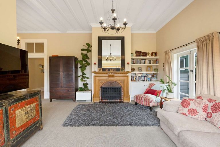 Photo of property in 44 Te Mata Road, Havelock North, 4130