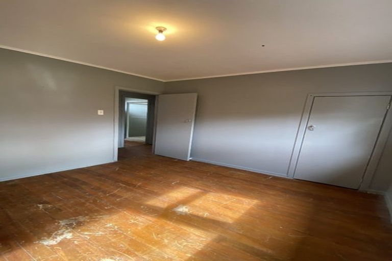 Photo of property in 445 Don Buck Road, Massey, Auckland, 0614