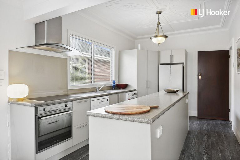 Photo of property in 64 Royal Crescent, Saint Kilda, Dunedin, 9012