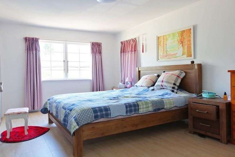 Photo of property in 14 Porter Avenue, Te Atatu South, Auckland, 0610