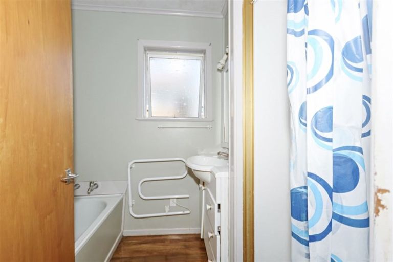 Photo of property in 65 Larnoch Road, Henderson, Auckland, 0610