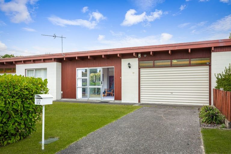 Photo of property in 1/2 Edwards Avenue, Henderson, Auckland, 0610