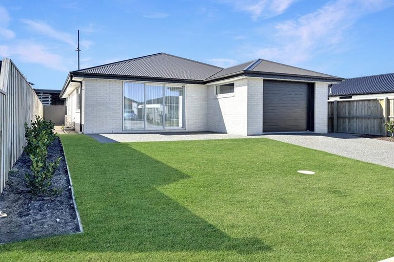 Photo of property in 10 Waituna Street, Pegasus, 7612