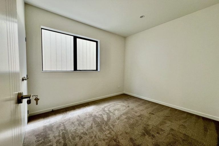 Photo of property in 24 Neretva Avenue, Massey, 0614