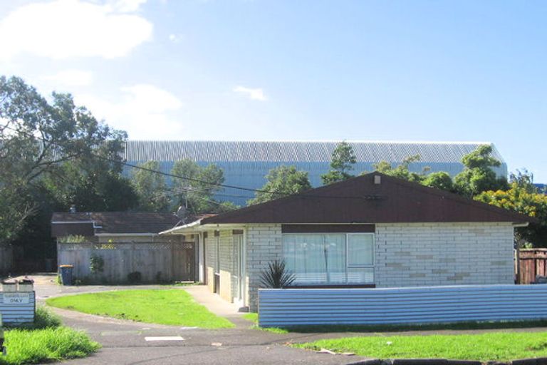 Photo of property in 3/29 Garelja Road, Henderson, Auckland, 0612