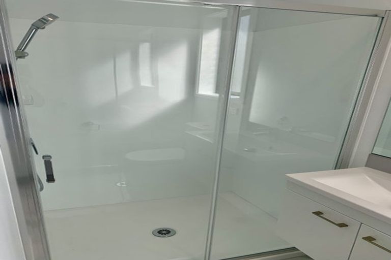 Photo of property in 1/3 Fairdale Place, Birkdale, Auckland, 0626