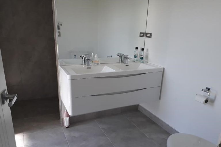 Photo of property in 16 Helen June Avenue, Flagstaff, Hamilton, 3210