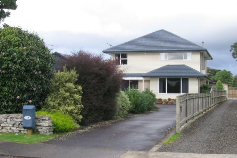 Photo of property in 3 Iti Grove, Waikanae, 5036