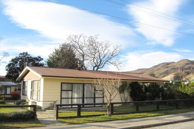 Photo of property in 11 Donegal Street, Cromwell, 9310