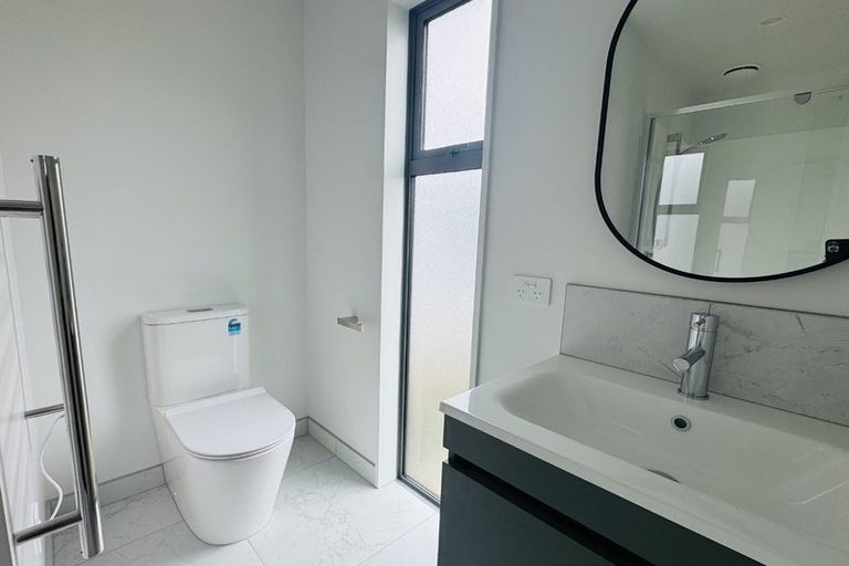 Photo of property in 65 Thackeray Place, Waltham, Christchurch, 8023