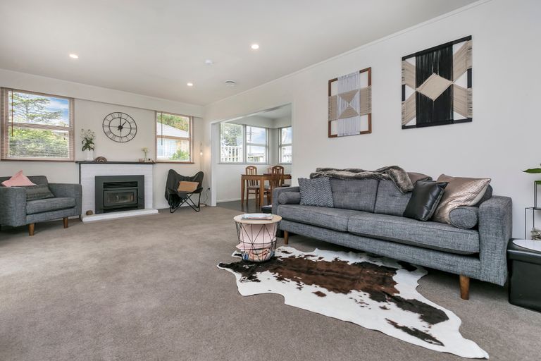 Photo of property in 43 Maude Street, Riverhead, 0820