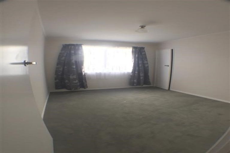 Photo of property in 7 Cushla Place, Massey, Auckland, 0614