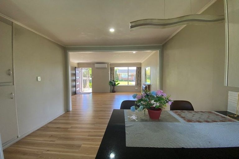 Photo of property in 1/1 Pine Street, New Lynn, Auckland, 0600