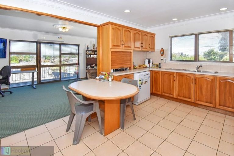 Photo of property in 1/35 Great South Road, Manurewa, Auckland, 2102