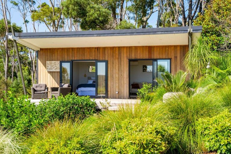 Photo of property in 562 Ocean View Road, Te Arai, Wellsford, 0975