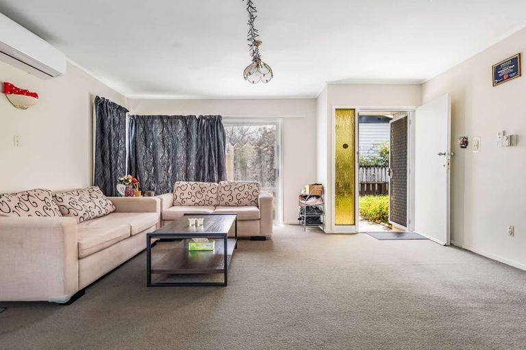 Photo of property in 1/5 Grove Road, Papakura, 2110