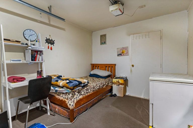 Photo of property in 11e Sturges Road, Henderson, Auckland, 0612