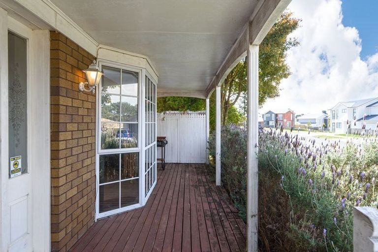 Photo of property in 84 Granville Drive, Massey, Auckland, 0614