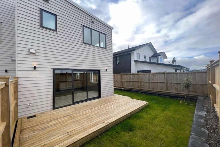 Photo of property in 80a Kahui Parade, Karaka, 2113